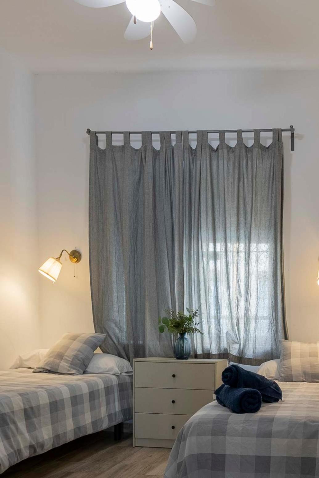 Apartamentos Los Remedios Sevilla Eksteriør bilde